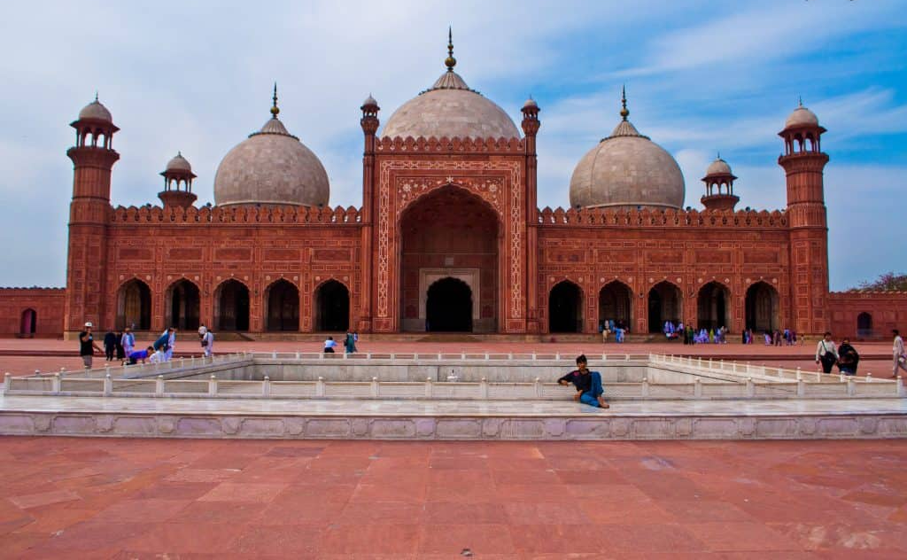 essay on a visit to historical place badshahi mosque